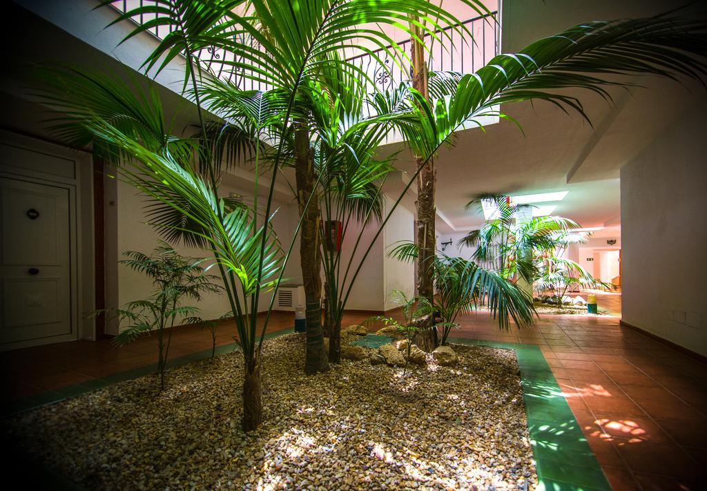 Aparthotel Las Dunas Chiclana de la Frontera Exterior foto