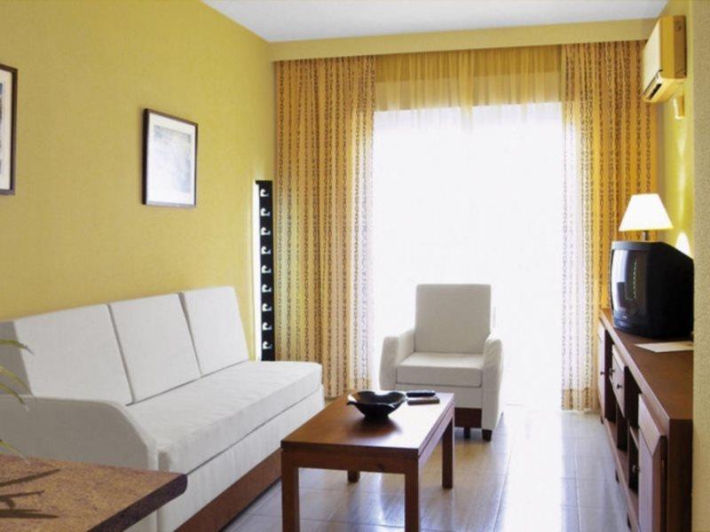Aparthotel Las Dunas Chiclana de la Frontera Exterior foto