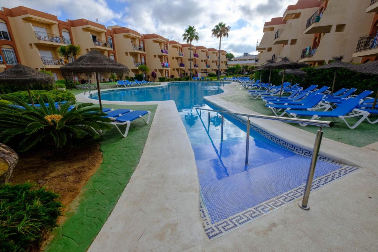 Aparthotel Las Dunas Chiclana de la Frontera Exterior foto